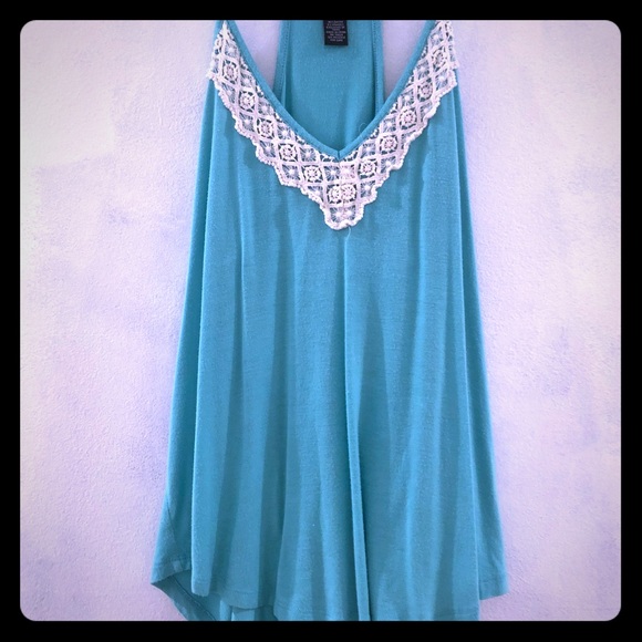 Teal beautiful flowing blouse - Picture 2 of 4